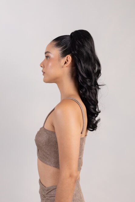 LINDA – Cola Corta Ondulada de 22" - Imagen 2